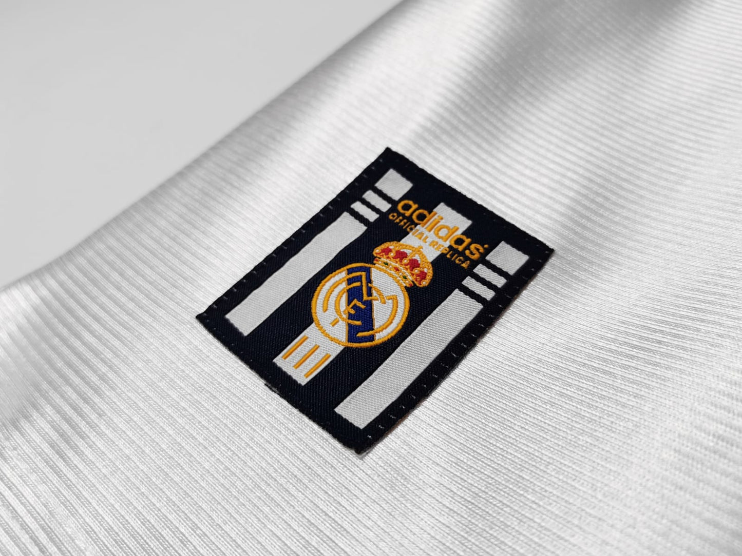 Camisa Retrô Real Madrid 1998-00 home
