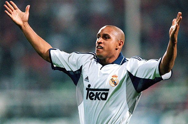 Camisa Retrô Real Madrid 2000-01 home